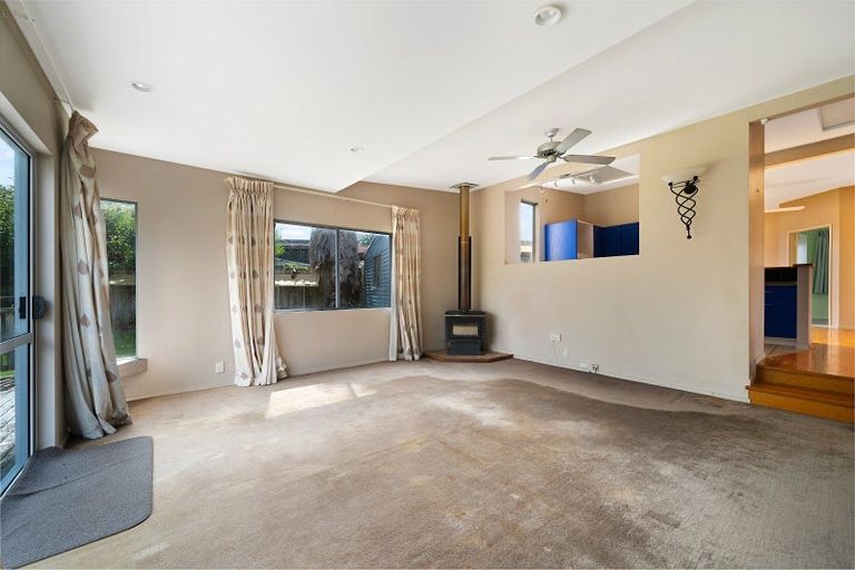 Photo of property in 28 Ferry Parade, Herald Island, Auckland, 0618