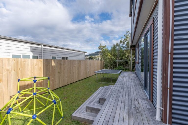 Photo of property in 3a Kiwi Crescent, Tawa, Wellington, 5028