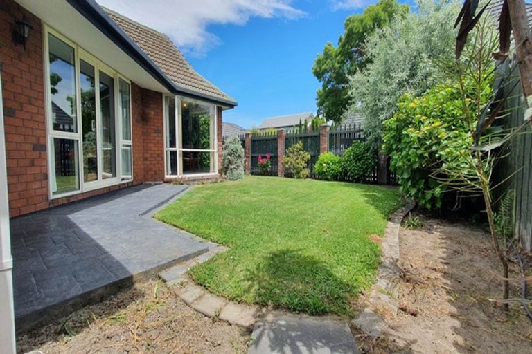 Photo of property in 42d Merrin Street, Avonhead, Christchurch, 8042