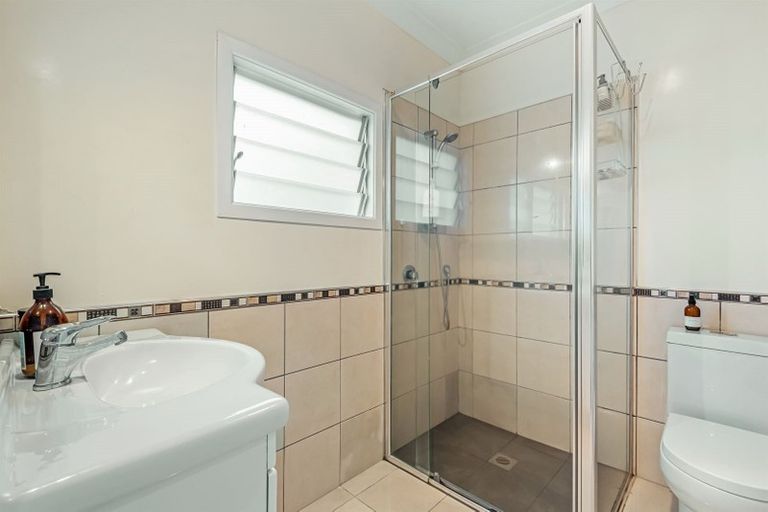 Photo of property in 1/42 Manuka Road, Glenfield, Auckland, 0629