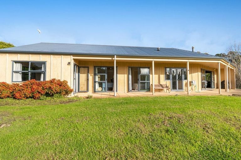 Photo of property in 11 Pineview Lane, Helensville, 0875