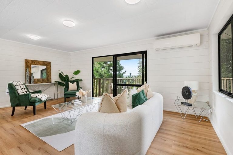 Photo of property in 2/15 Pemberton Avenue, Bayview, Auckland, 0629