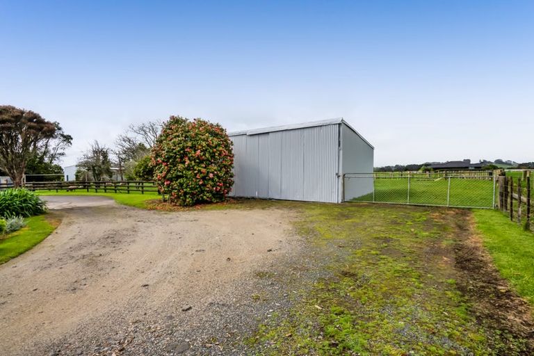 Photo of property in 352 Manutahi Road, Lepperton, New Plymouth, 4373