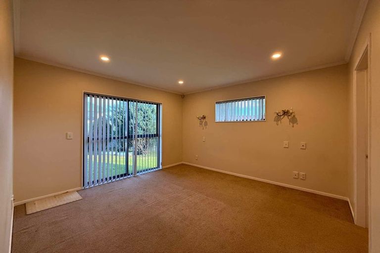 Photo of property in 10 Cabbage Tree Grove, Woodridge, Wellington, 6037