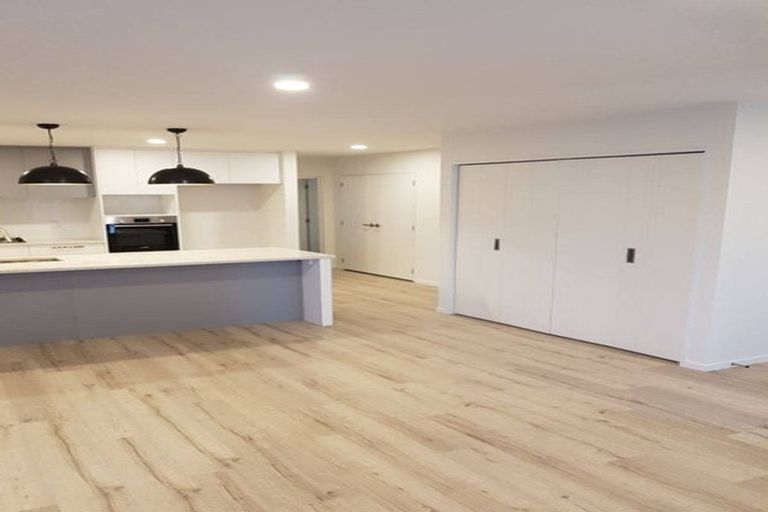 Photo of property in 117 Karepiro Drive, Stanmore Bay, Whangaparaoa, 0932