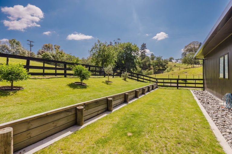 Photo of property in 4 Cemetery Road, Waipawa, 4273