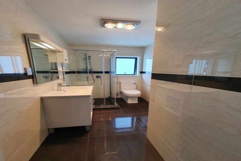 Photo of property in 813 Te Atatu Road, Te Atatu Peninsula, Auckland, 0610