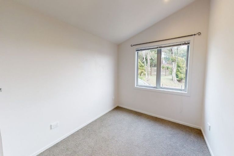 Photo of property in 61u8 Black Rock Road, Newlands, Wellington, 6037