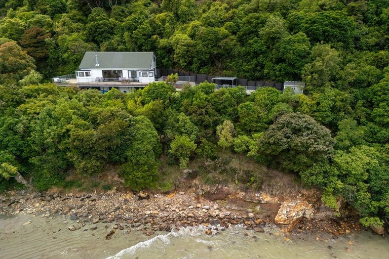 Photo of property in 79 Tikao Bay Road, Wainui, French Farm, 7582
