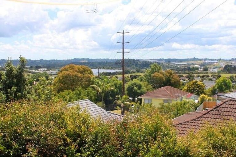 Photo of property in 29 Santiago Crescent, Unsworth Heights, Auckland, 0632