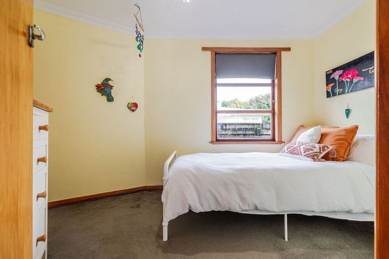 Photo of property in 27 Sheffield Street, Awapuni, Palmerston North, 4412