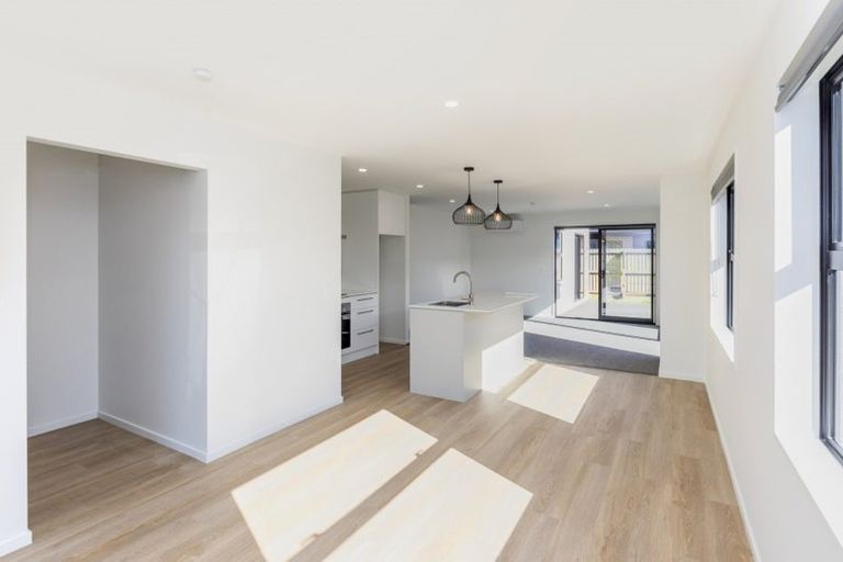 Photo of property in 5 Rita Angus Road, Belfast, 8051