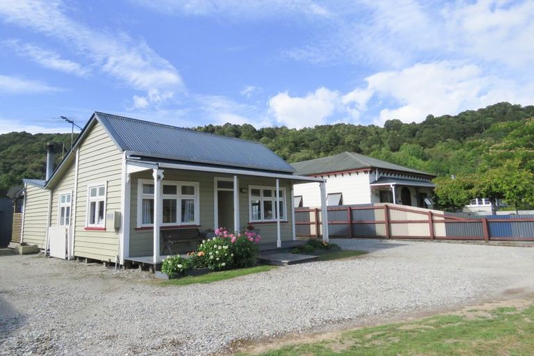 Photo of property in 6 Herald Street, Reefton, 7830