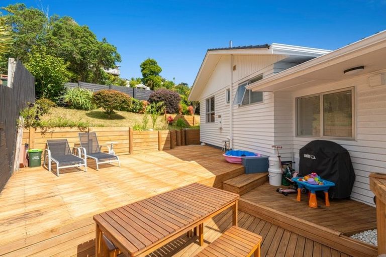 Photo of property in 9 Bryers Place, Bayview, Auckland, 0629