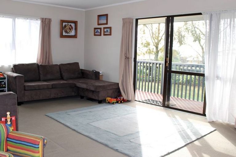Photo of property in 37 Puriri Road, Pukekohe, 2120