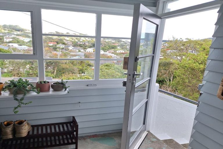 Photo of property in 11 Lucknow Terrace, Khandallah, Wellington, 6035