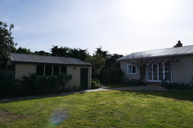 Photo of property in 3 Hemara Street, Waikanae Beach, Waikanae, 5036