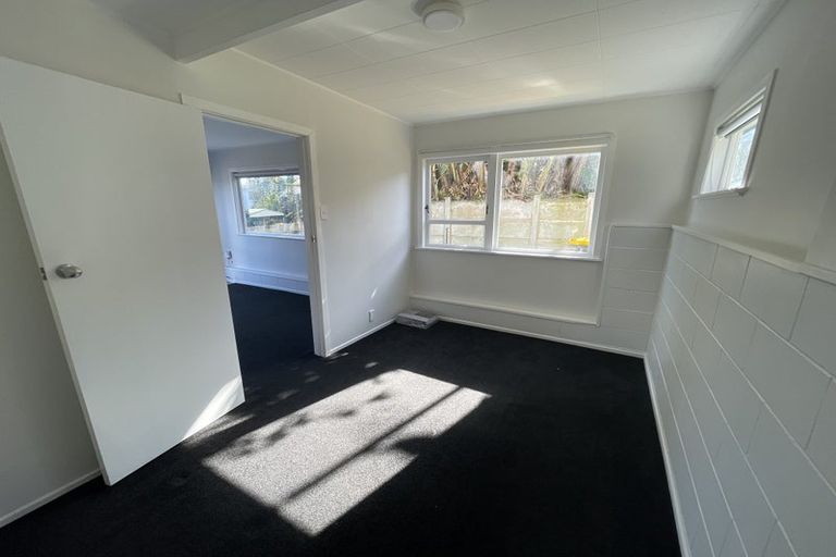 Photo of property in 57 Gloria Avenue, Te Atatu Peninsula, Auckland, 0610