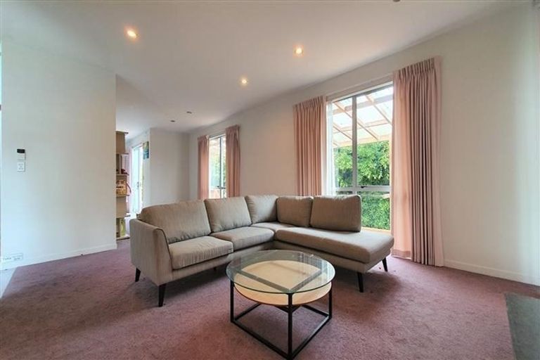 Photo of property in 64 Oakway Drive, Schnapper Rock, Auckland, 0632