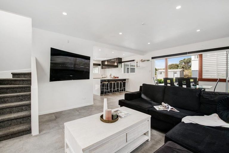 Photo of property in 6 Nelson Street, Helensville, 0800