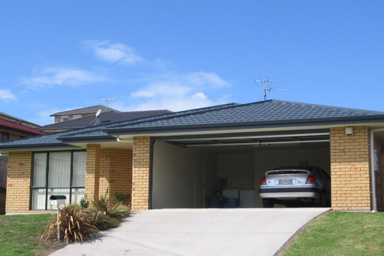 Photo of property in 3 Marbella Crescent, Oteha, Auckland, 0632