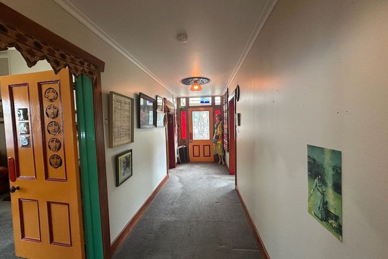 Photo of property in 5 Whitaker Street, Waitara, 4320