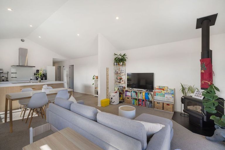 Photo of property in 13 Leicester Street, Jacks Point, 9371