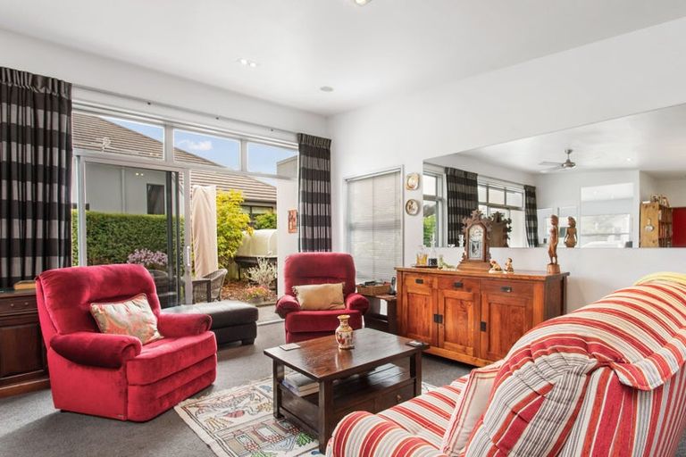 Photo of property in 6 Brookfield Drive, Northwood, Christchurch, 8051