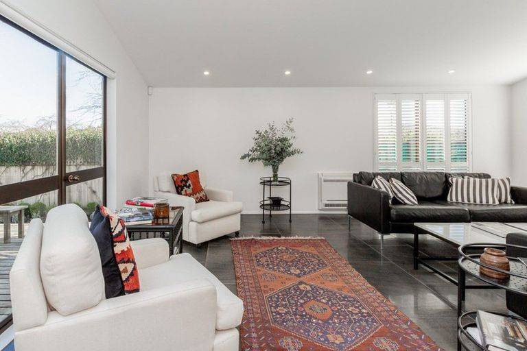 Photo of property in 120 Avondale Road, Taradale, Napier, 4112