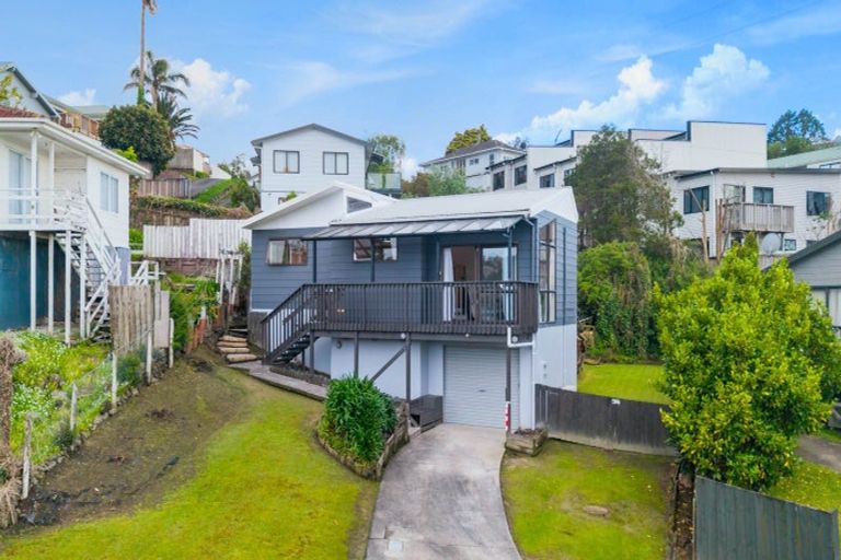 Photo of property in 13 Frosses Place, Massey, Auckland, 0614