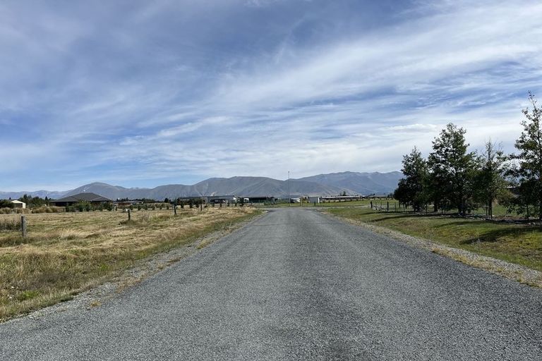 Photo of property in 2 Neuman Road, Twizel, 7901