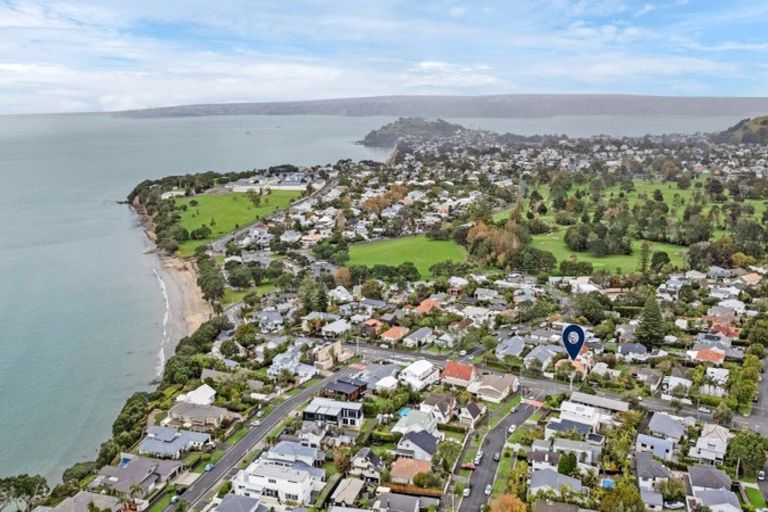 Photo of property in 33 Old Lake Road, Narrow Neck, Auckland, 0624