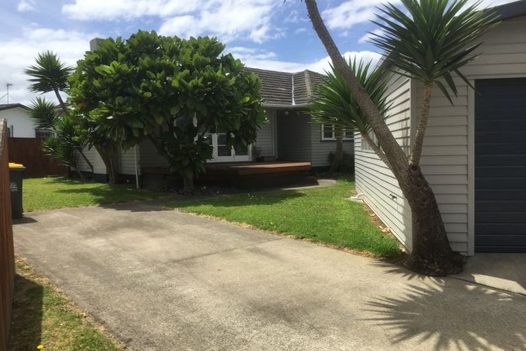 Photo of property in 47 Hereford Street, Te Atatu Peninsula, Auckland, 0610