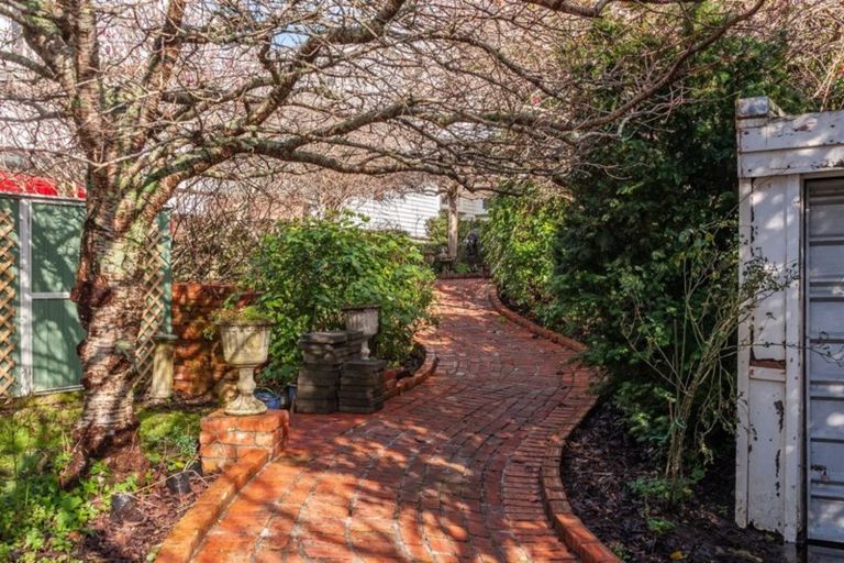 Photo of property in 30 Ponsonby Road, Karori, Wellington, 6012
