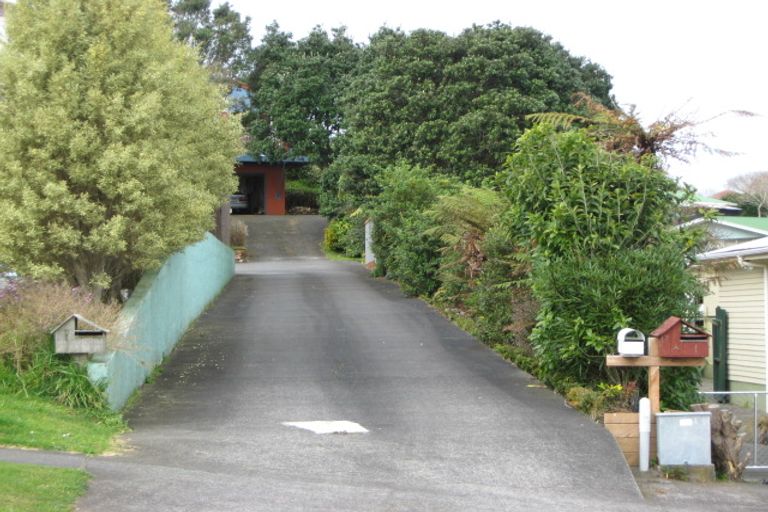Photo of property in 7 Poharama Place, Marfell, New Plymouth, 4310