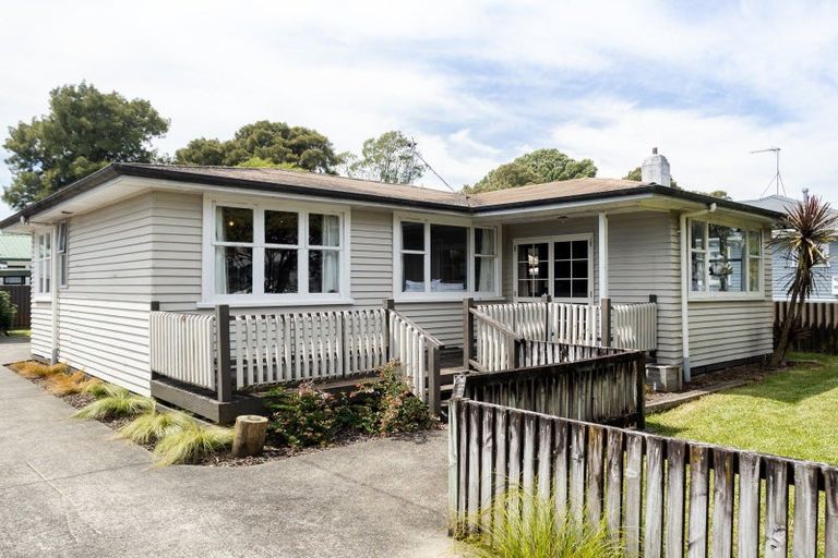 Photo of property in 22 Walsh Street, Forest Lake, Hamilton, 3200