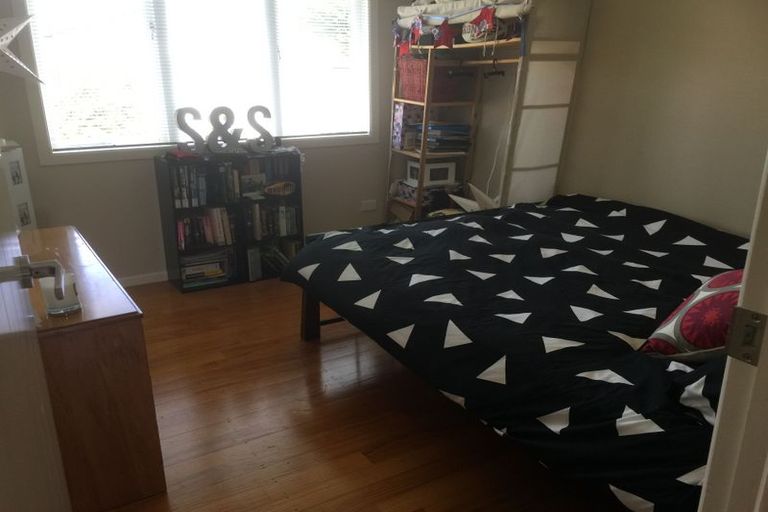 Photo of property in 47 Hereford Street, Te Atatu Peninsula, Auckland, 0610