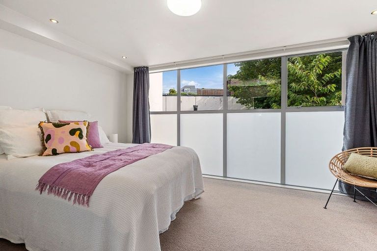 Photo of property in 1/142 Onslow Road, Khandallah, Wellington, 6035