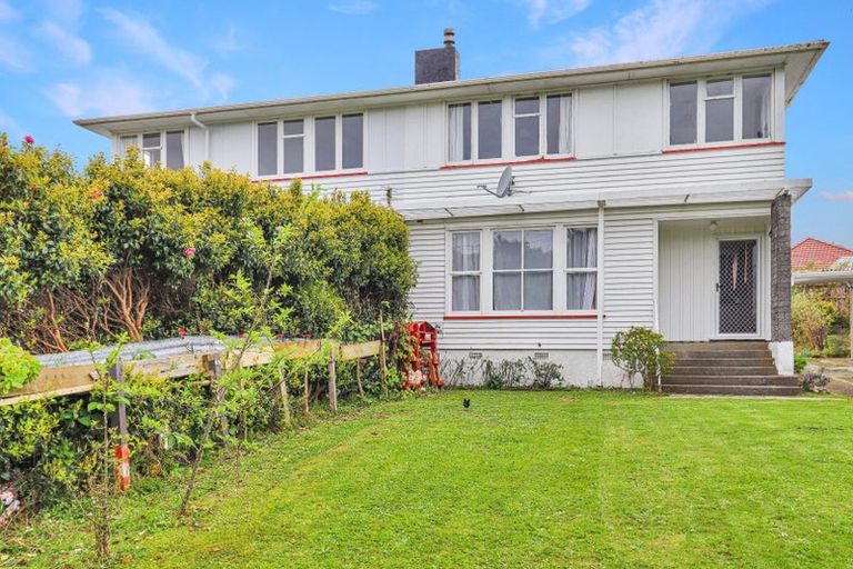 Photo of property in 5 Takatimu Way, Johnsonville, Wellington, 6037