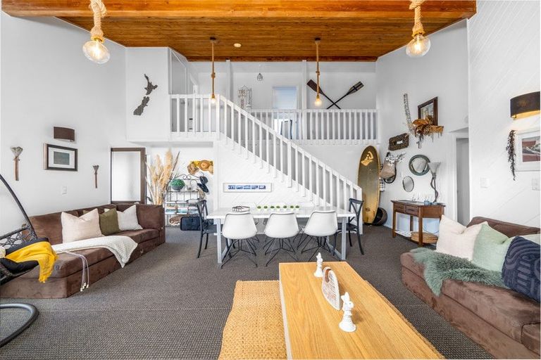 Photo of property in 61 Stratford Drive, Cable Bay, 0420