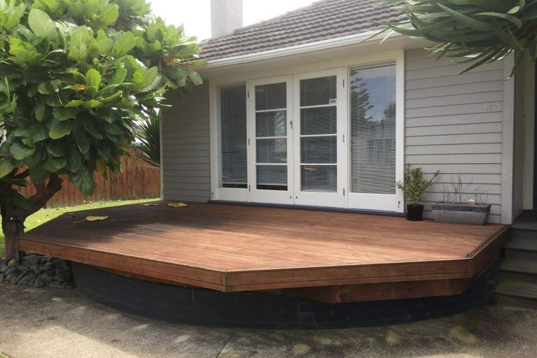 Photo of property in 47 Hereford Street, Te Atatu Peninsula, Auckland, 0610