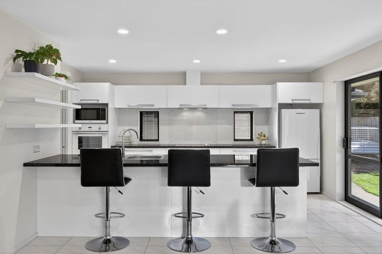 Photo of property in 11 Constance Place, Aidanfield, Christchurch, 8025