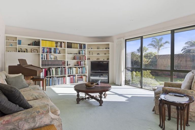 Photo of property in 28 Seychelles Drive, Papamoa Beach, Papamoa, 3118