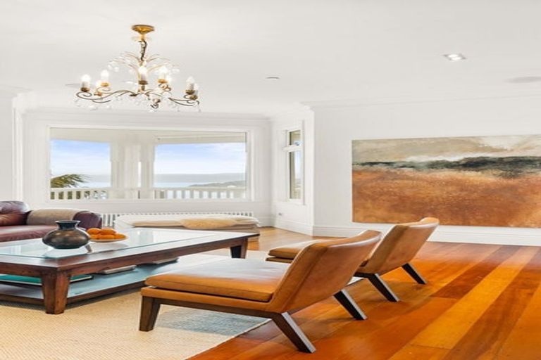 Photo of property in 8 Central Terrace, Kelburn, Wellington, 6012