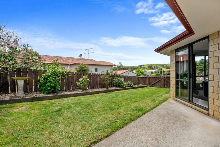 Photo of property in 38 Cabeleigh Drive, Helensville, 0800