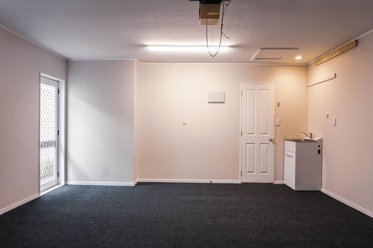 Photo of property in 2/45 Great South Road, Papakura, 2110