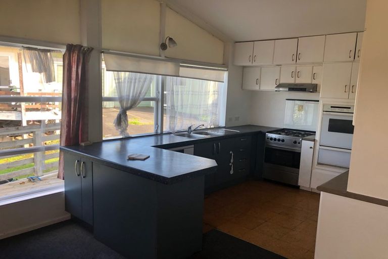Photo of property in 334 Triangle Road, Massey, Auckland, 0614