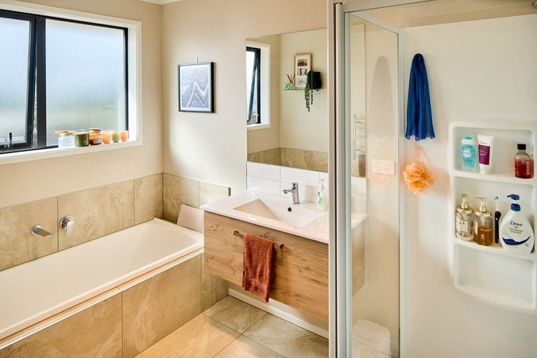 Photo of property in 6 Topsail Way, Whitby, Porirua, 5024