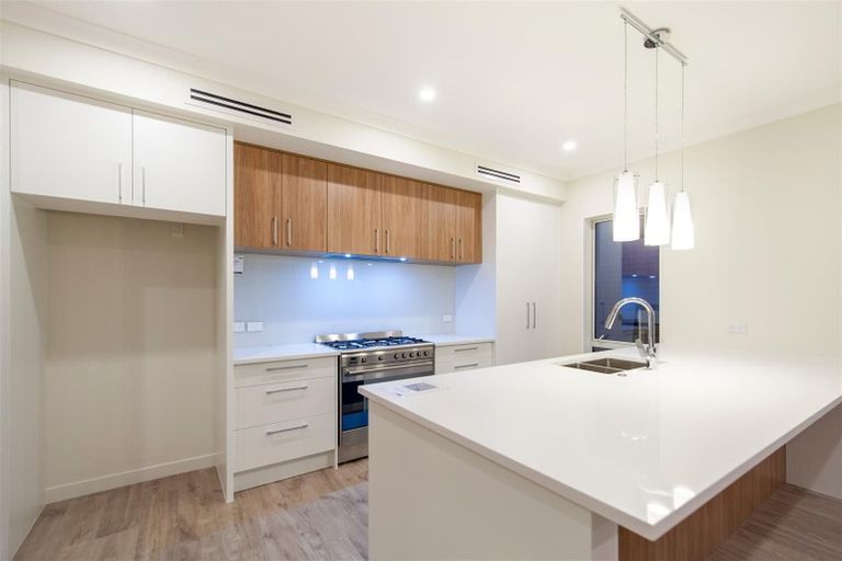 Photo of property in 175 Godfrey Drive, Orewa, 0931