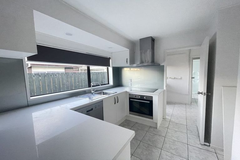 Photo of property in 9 Liam Place, Half Moon Bay, Auckland, 2012